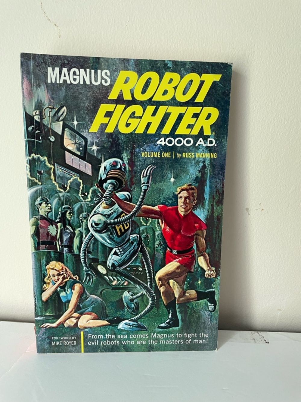 Book magnus robot fighter 4000 a.d. vol 1 dark horse R Manning